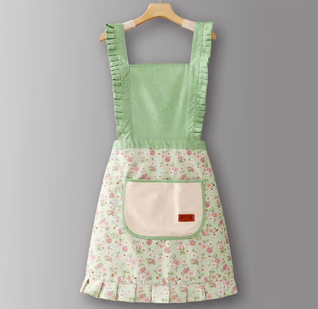 The Hostess Apron - Garden sage